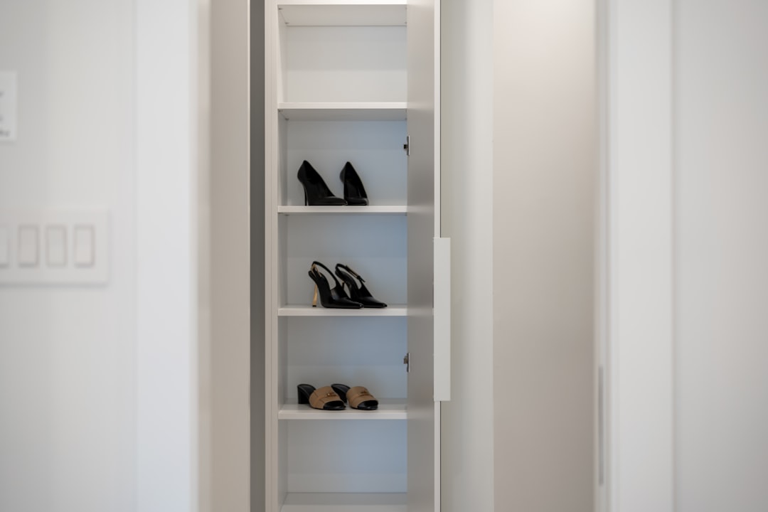 Shoe Cabinet Design for the Entrance: A Guide