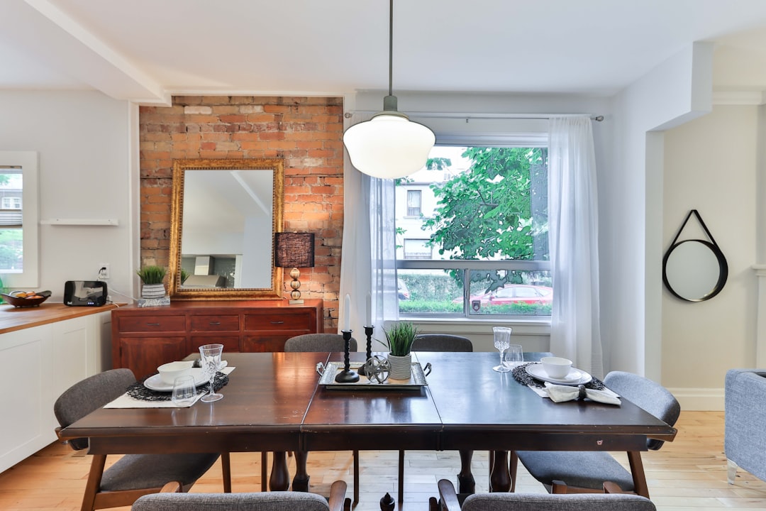 Dining Room Design: A Practical Layout and Lighting Guide