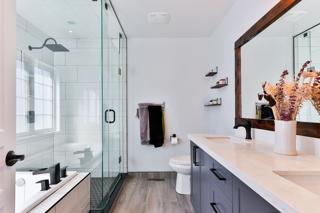 Bathroom Design Ideas: Layout, Materials and Practical Detail