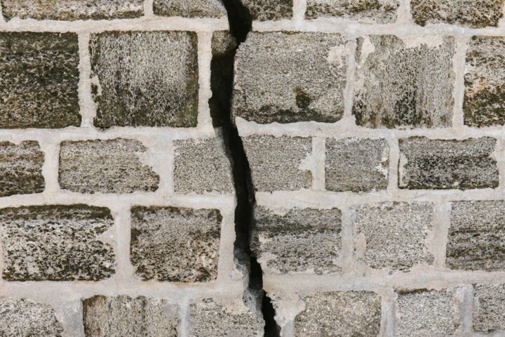 Crack Repair by Injection: Epoxy vs Polyurethane Explained