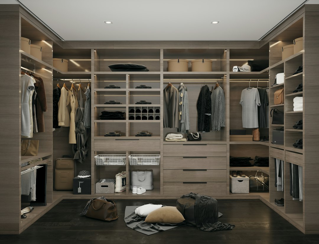 Walk In Closet Dimensions: Sizes, Layouts and Clearances